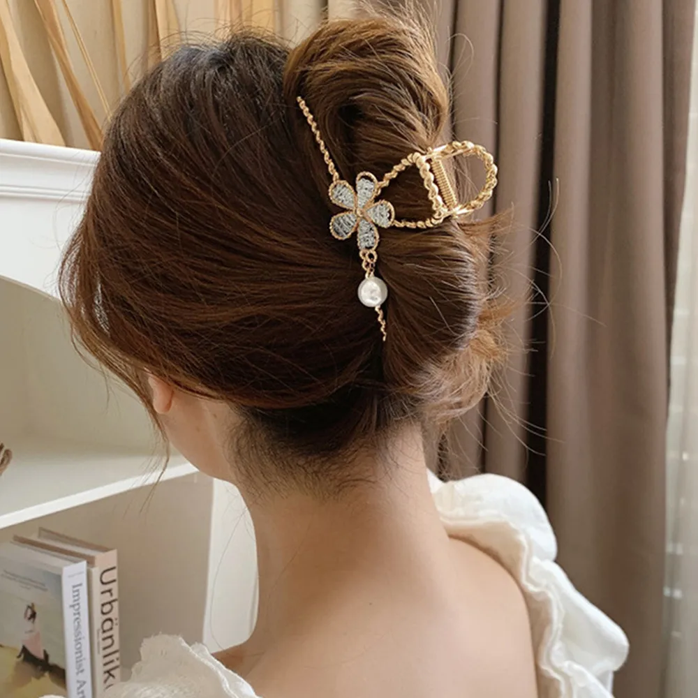 フラワーバンスクリップパールヘアクリップ ゴールド レディース向け 華やかパールデザイン 結婚式パーティー向け 韓国風 アレンジ可能 上品まとめ髪