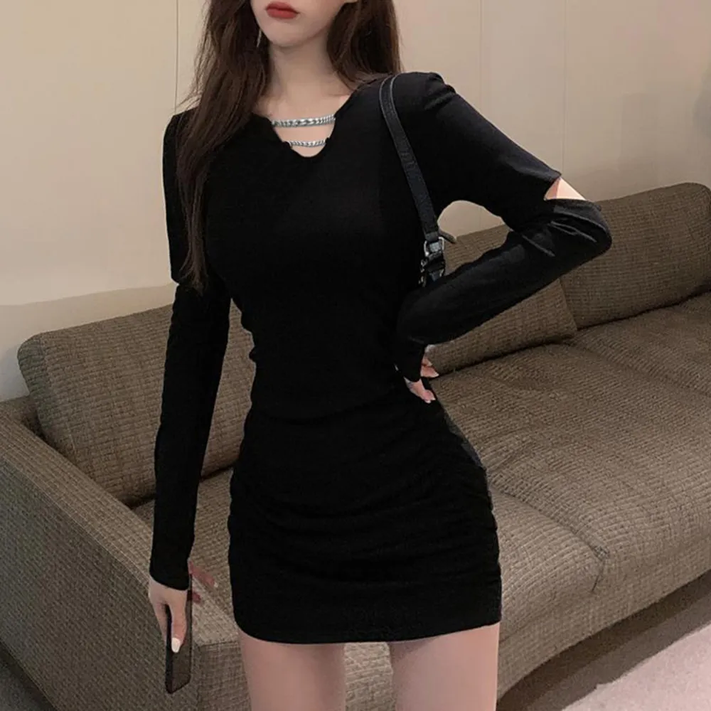 【韓国風】セクシー長袖ミニワンピ 黒 レディース カットアウトデザイン 着やせ効果 ショート丈タイト ストリート系 春秋コーデ