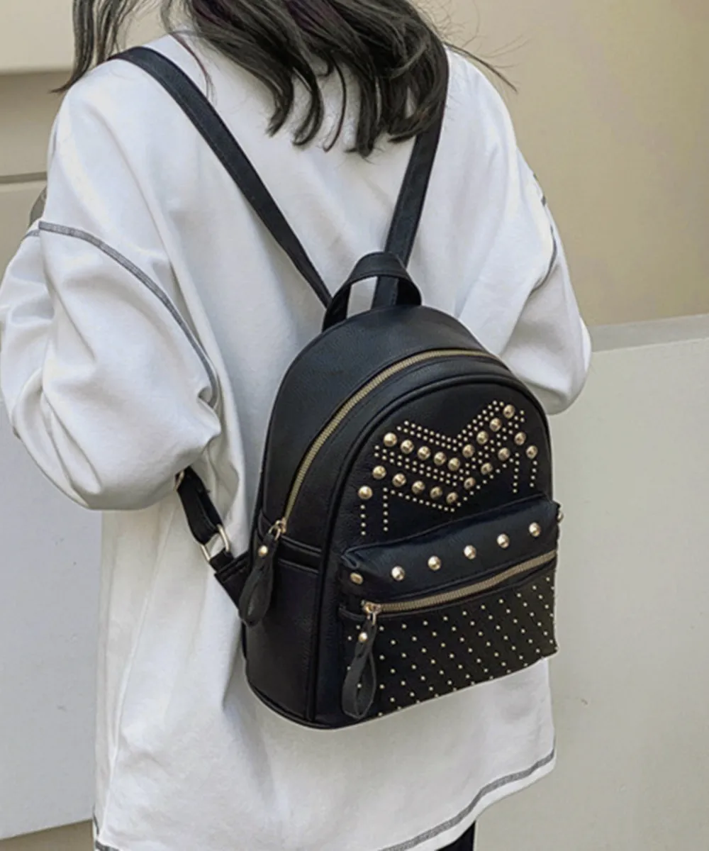 スタッズアクセント フェイクレザーリュックサック 多機能ポケット付き 軽量 黒 カジュアル女子向け 韓国ファッション