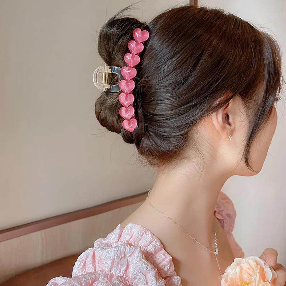 大きめハートヘアクリップ ピンクバンスクリップ 韓国風簡単ヘアアレンジ オフィスでも使える可愛い髪留め | 20代・30代女性向け