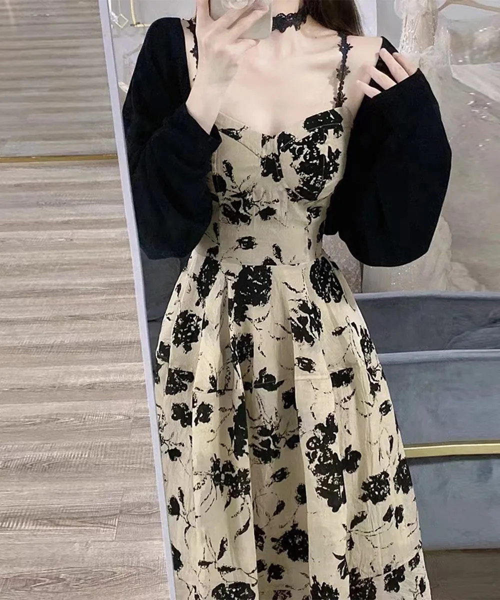 花柄キャミワンピースと黒カーディガンの2点セット｜夏の体型カバー韓国風サマードレス