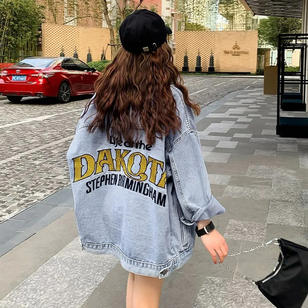 レディースデニムジャケット バックロゴ刺繍&体型カバー 春秋冬アウター サックス色 M/L/XLサイズ | オシャレなGジャン