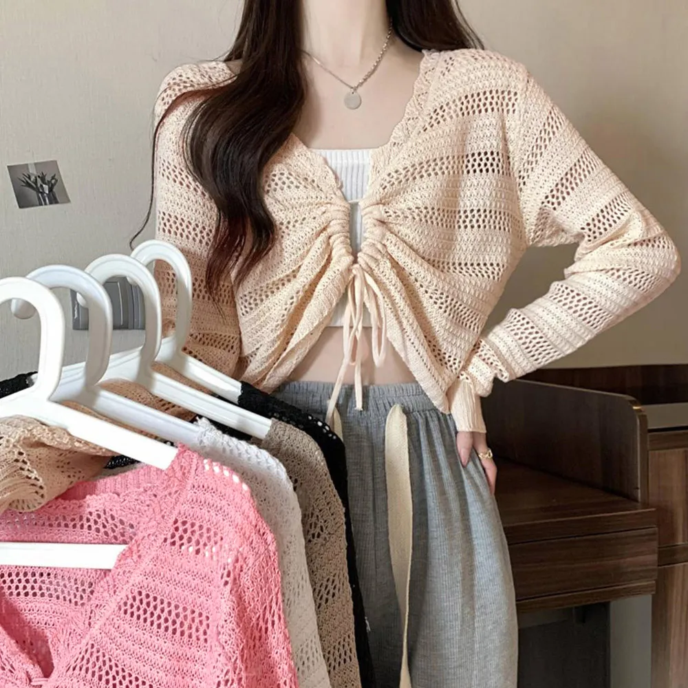 フロントシャーリングデザイン透かし編みニットトップス｜レディース長袖クロップド丈Vネック