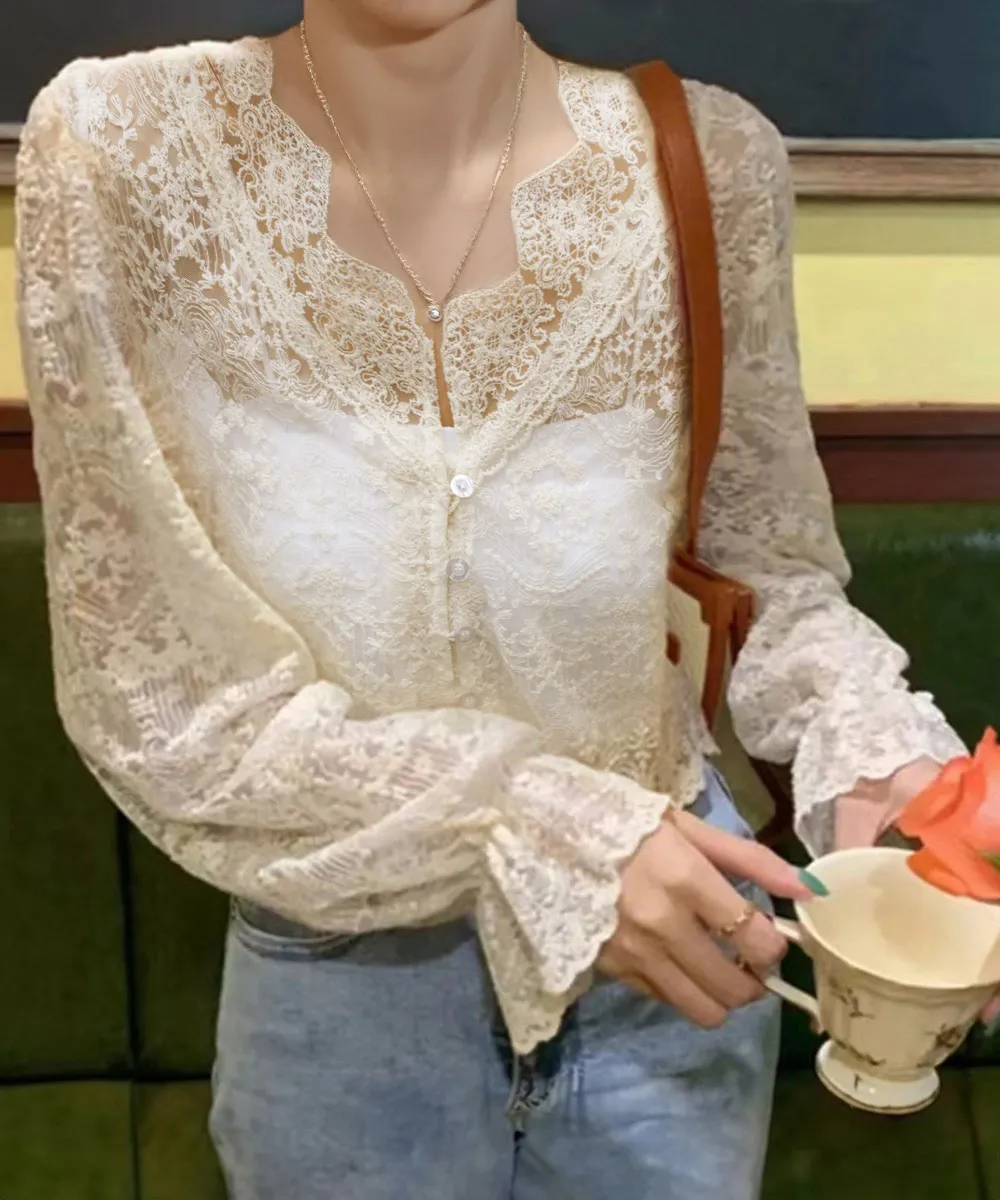 花柄レースブラウス｜韓国風シアートップス フェミニンVネックキャンディスリーブ 上品透け感デザイン 春夏大人可愛い長袖ブラウス ライトベージュ M/Lサイズ