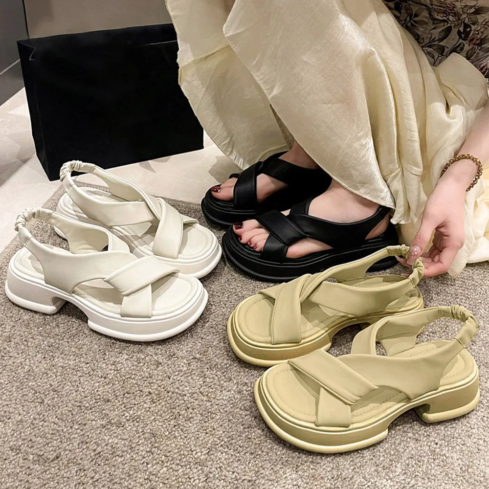 厚底クロスベルトサンダル 美脚効果 韓国夏ファッション レディースおしゃれビーチサンダル 歩きやすい安定感のあるデザイン